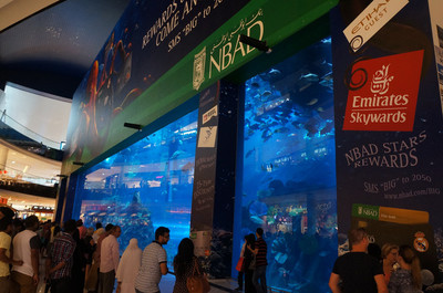 【2015】走進阿聯酋之十四:迪拜購物中心內的水族館和室外音樂噴泉